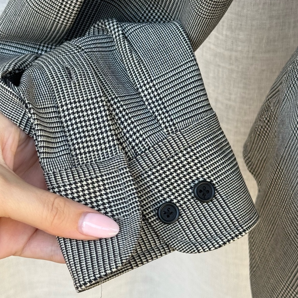 Faconnable white black houndstooth button down top - image 6